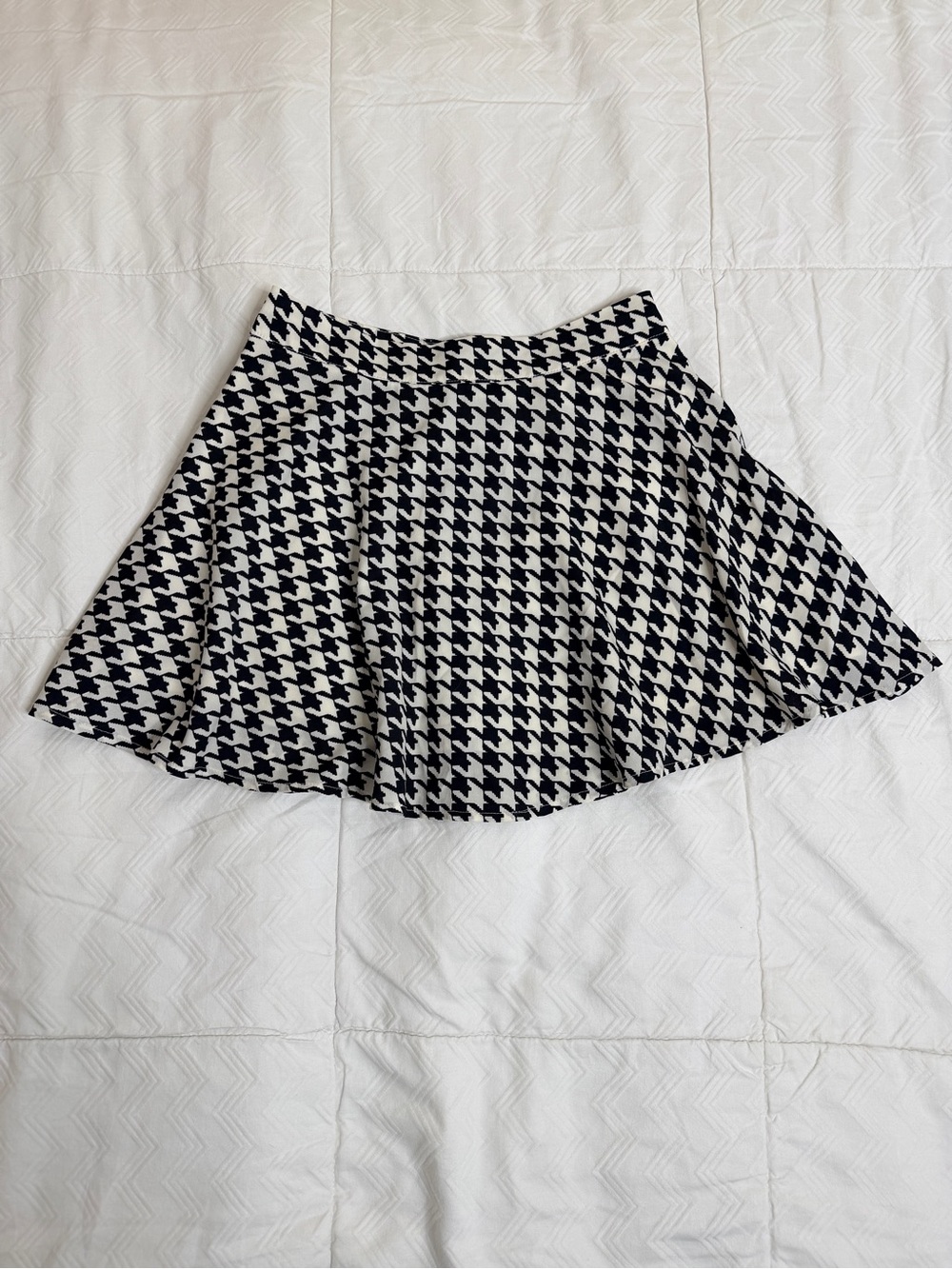 Forever 21 Black & White Mini Skirt